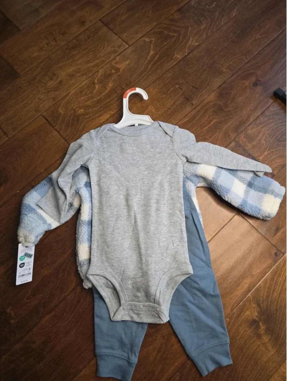 9m brand new three piece outfit set from carter's item, 339G4